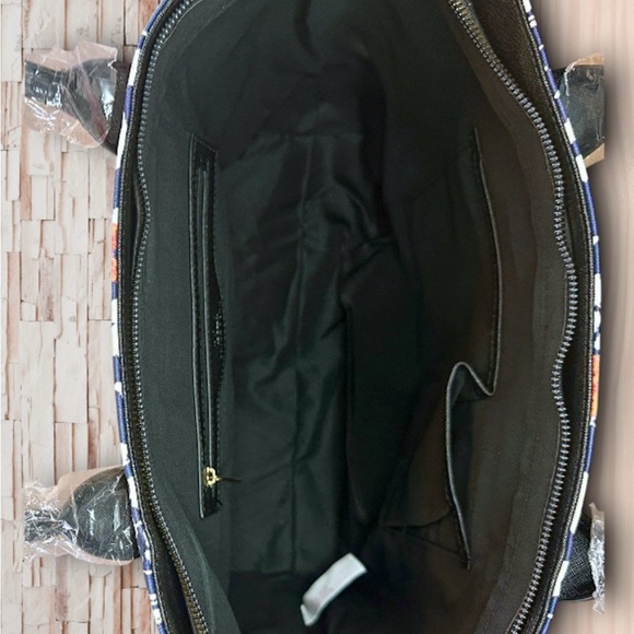 Trina Turk Jardin de Paris Floral print Coated Canvas Tote Shoulder strap NVT - Picture 6 of 9